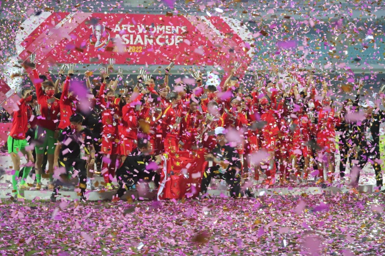  中國(guó)女足亞洲杯奪冠三周年！決賽3-2逆轉(zhuǎn)韓國(guó)，時(shí)隔16年再登頂