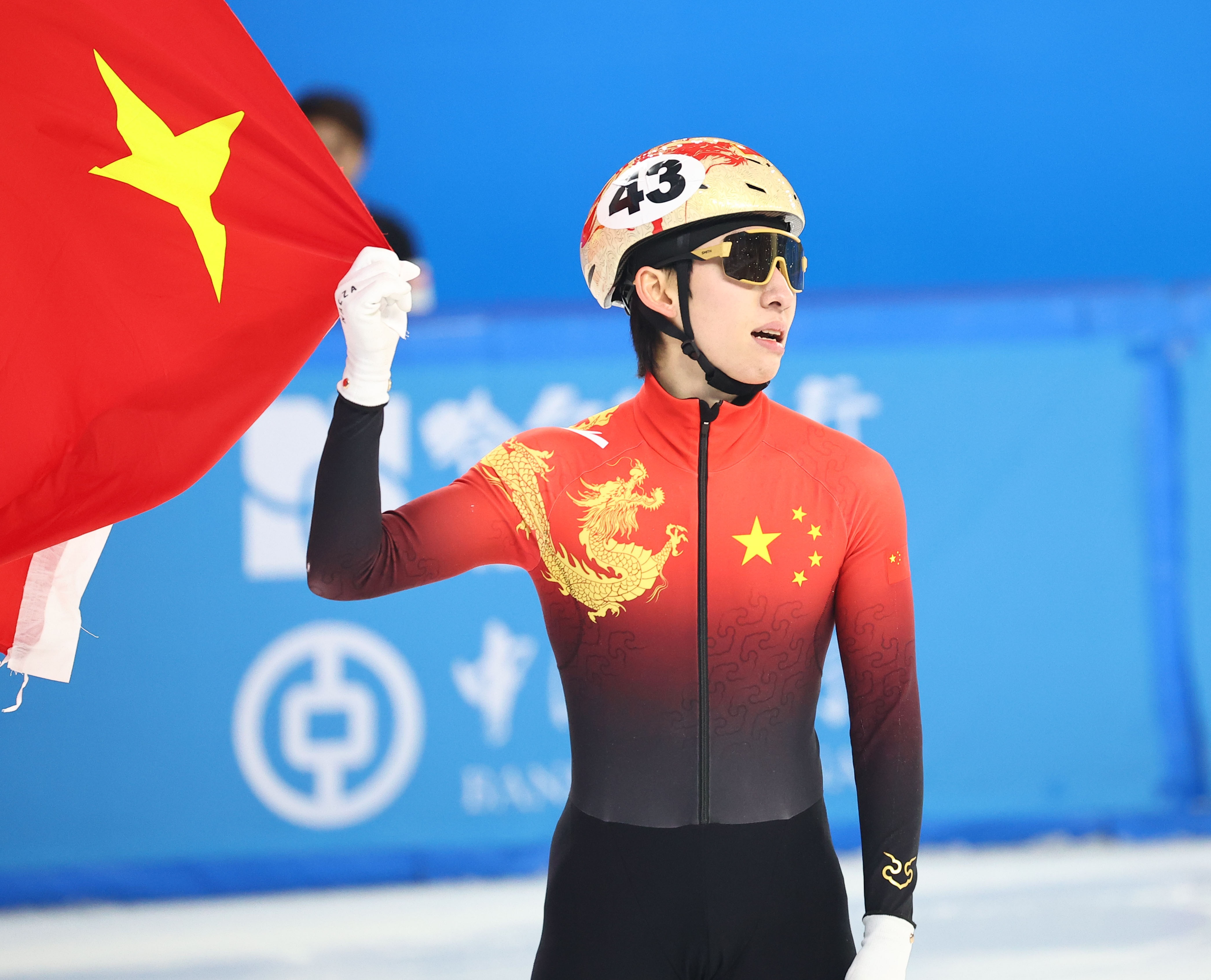  媒體人：中國冰雪歸化非常成功，但足球歸化花更多錢卻連水花都沒